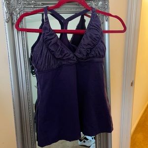 Lululemon size 8 workout top